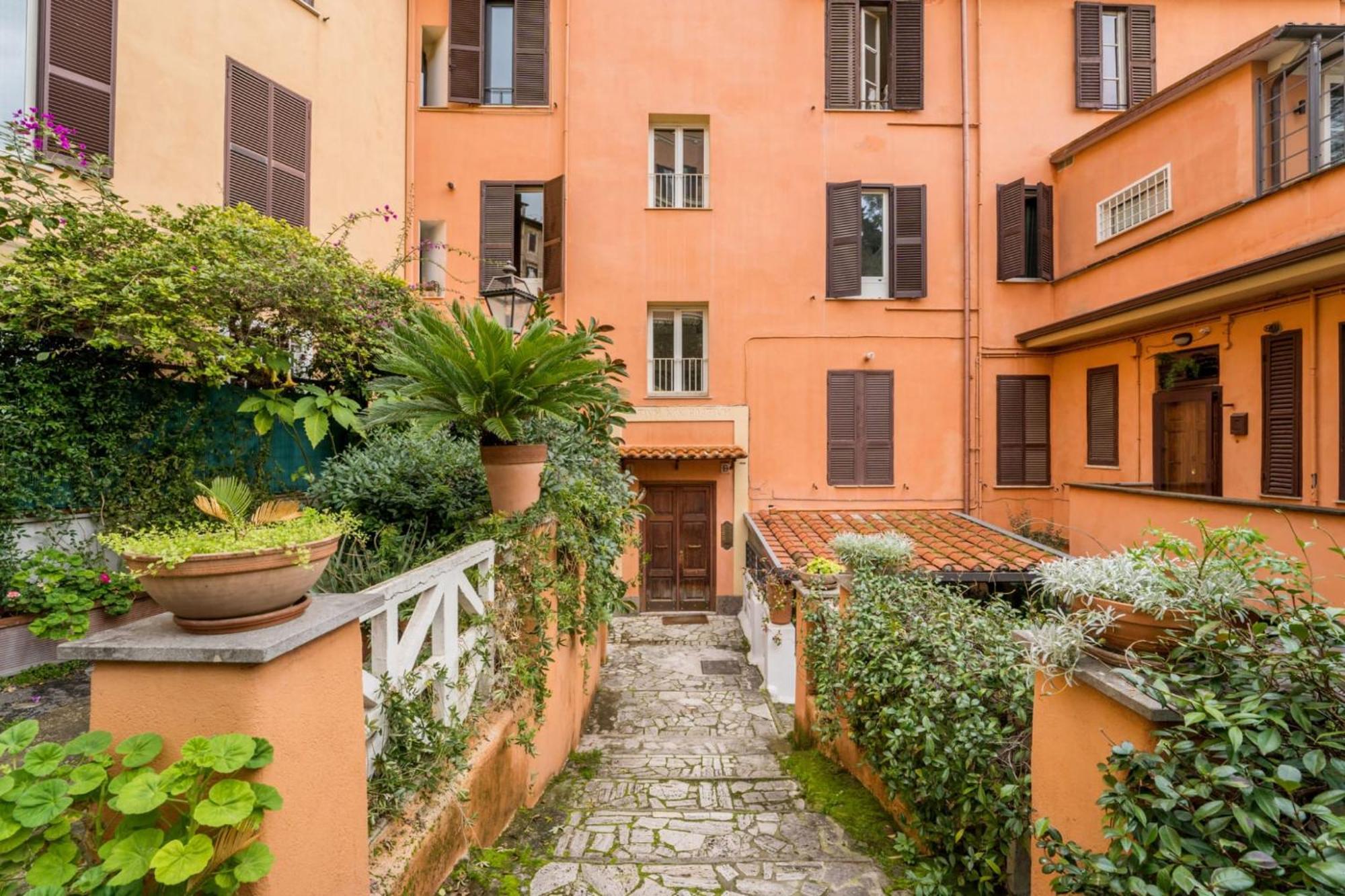 Fl Apartments Il Piccolo Borgo Di Trastevere Rome Luaran gambar