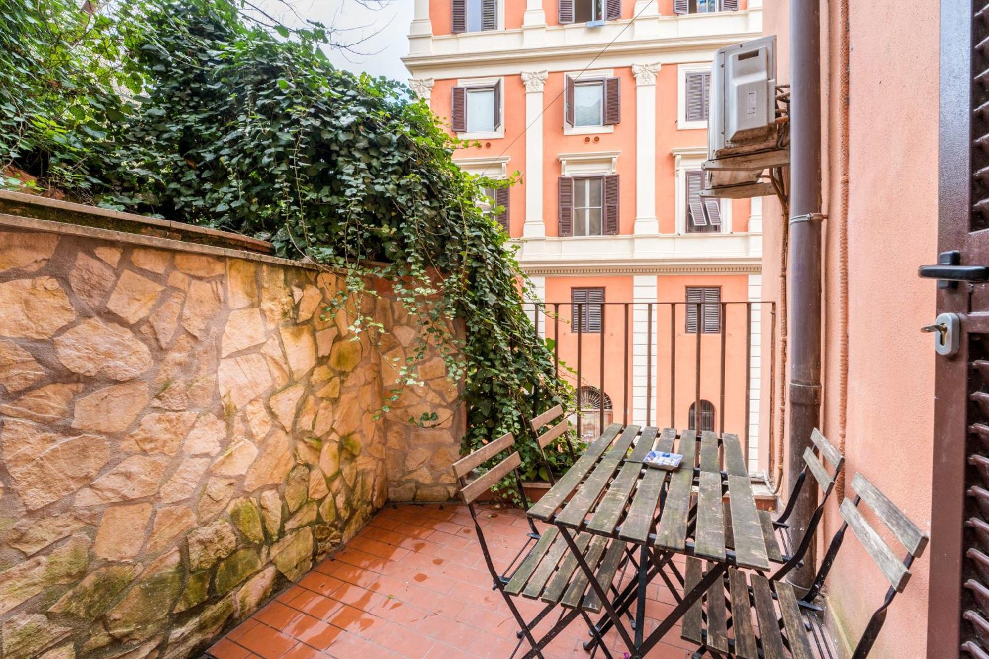 Fl Apartments Il Piccolo Borgo Di Trastevere Rome Luaran gambar